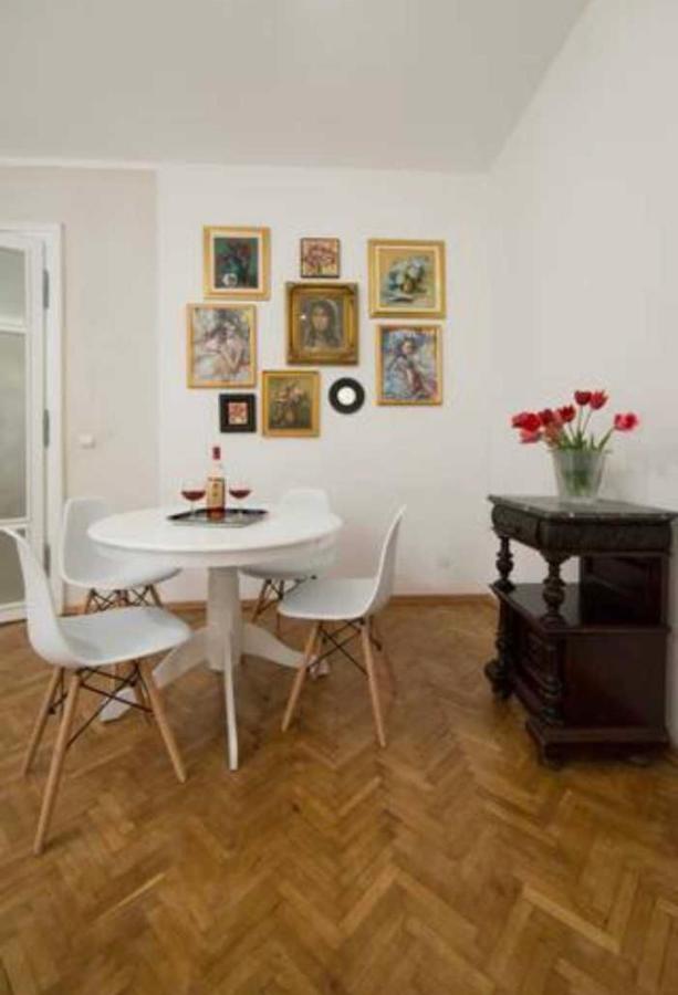 تيميشورا Charming Apartament City Center المظهر الخارجي الصورة