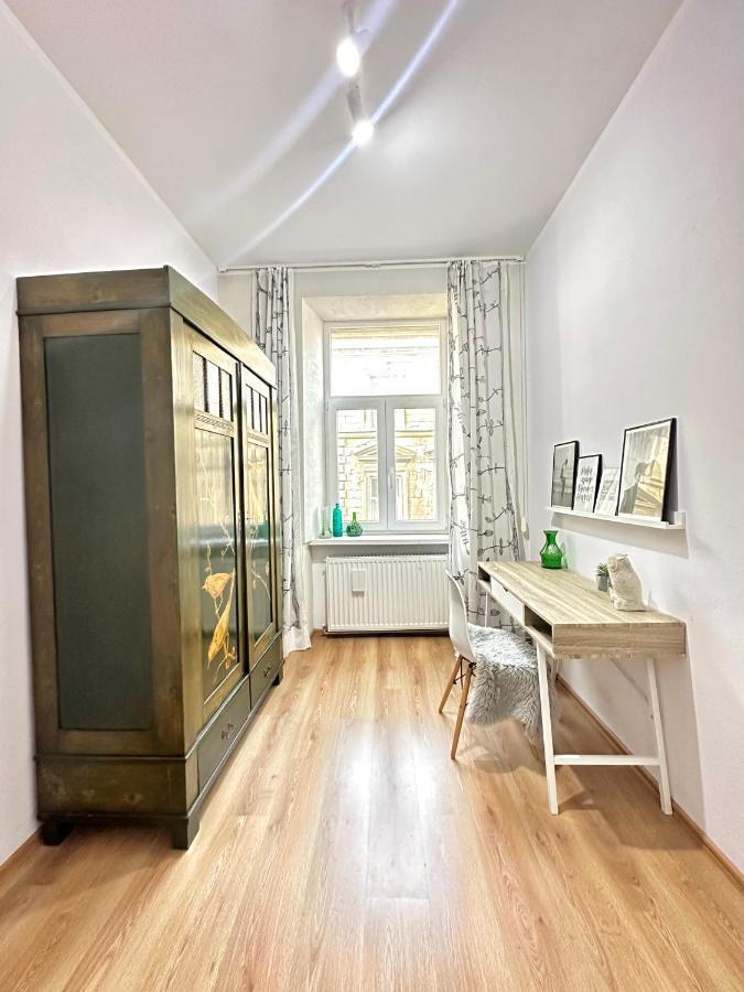 تيميشورا Charming Apartament City Center المظهر الخارجي الصورة