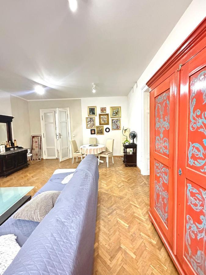 تيميشورا Charming Apartament City Center المظهر الخارجي الصورة